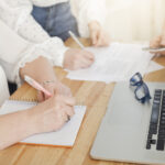 “もう遅い”は誤解だった　40代から学び直し始める人が急増